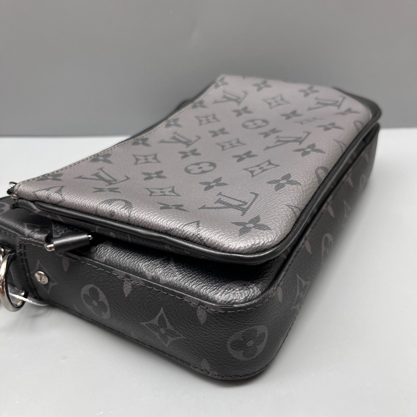 Louis Vuitton - Trio Messenger - Synthetic - Black - (medium)