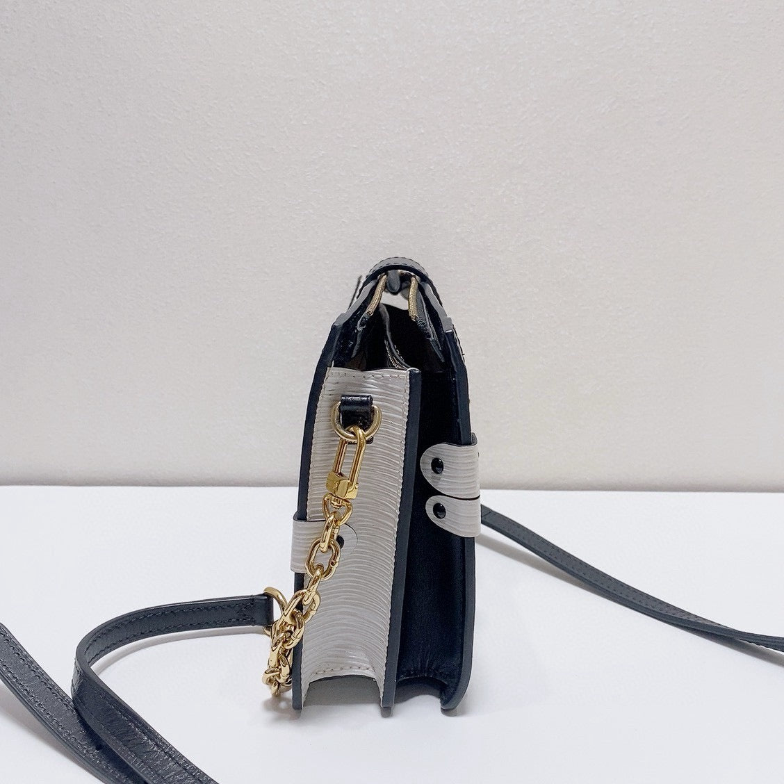 Louis Vuitton - Trunk Chain Bag - Leather - Multicolour - (mini)