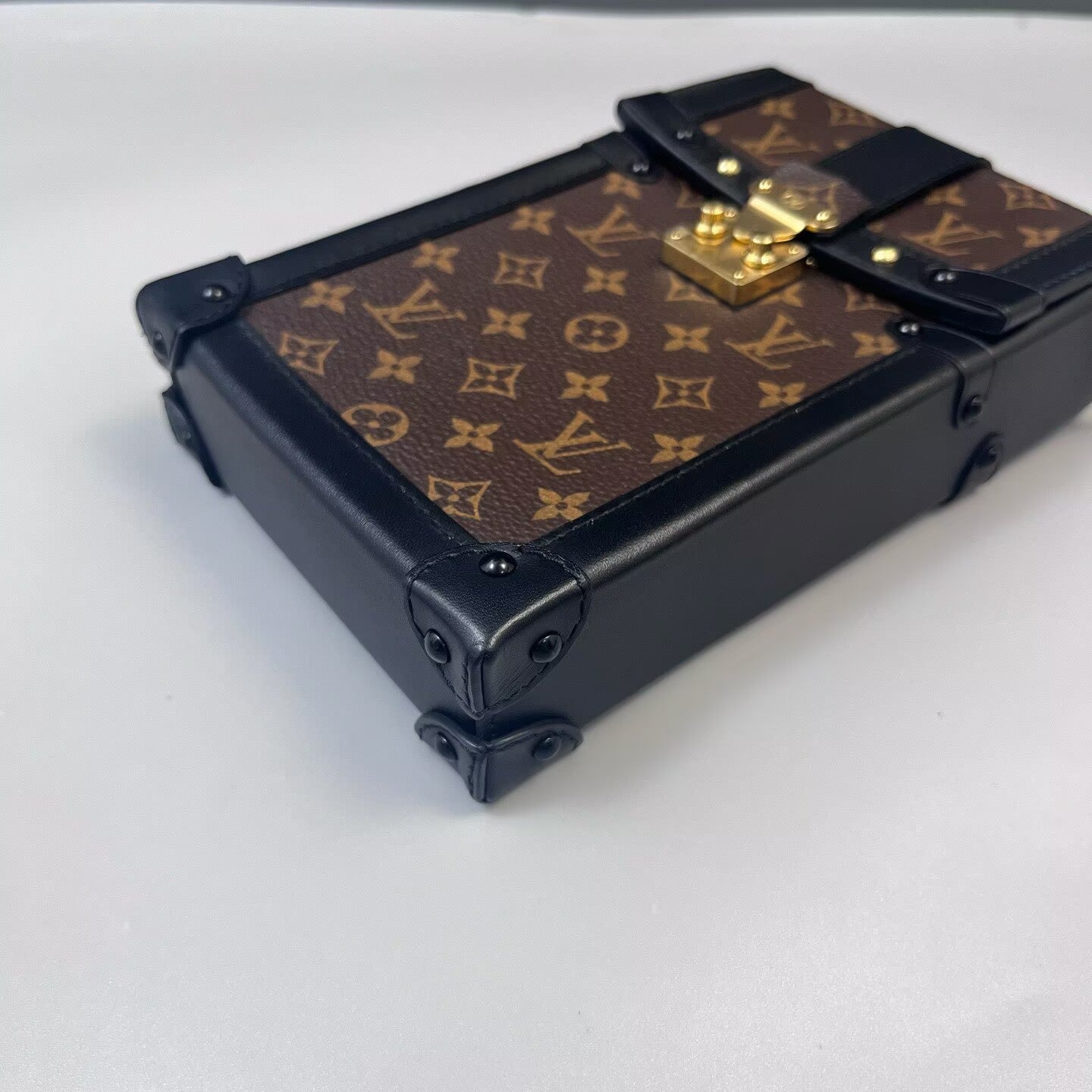 Louis Vuitton - Trunk Vertical - Monogram coated canvas with black leather trim - Brown and Black - (mini)