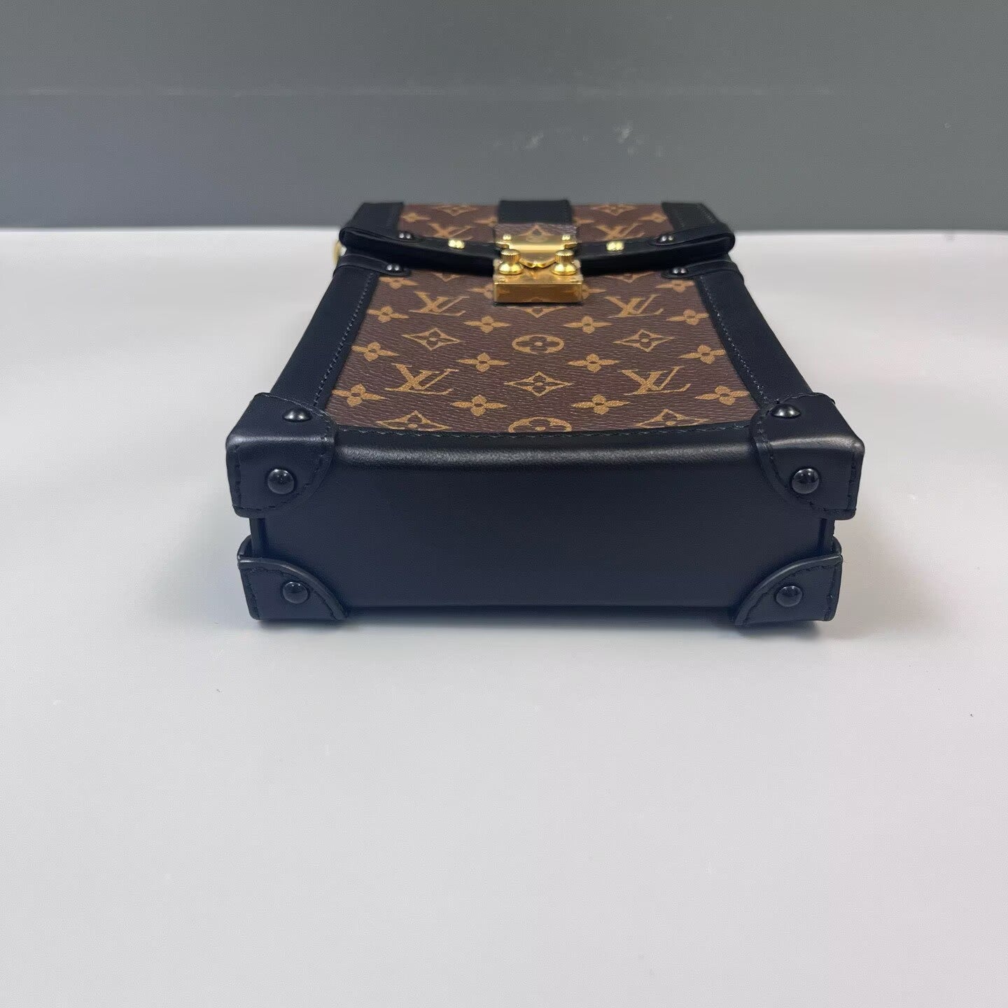 Louis Vuitton - Trunk Vertical - Monogram coated canvas with black leather trim - Brown and Black - (mini)