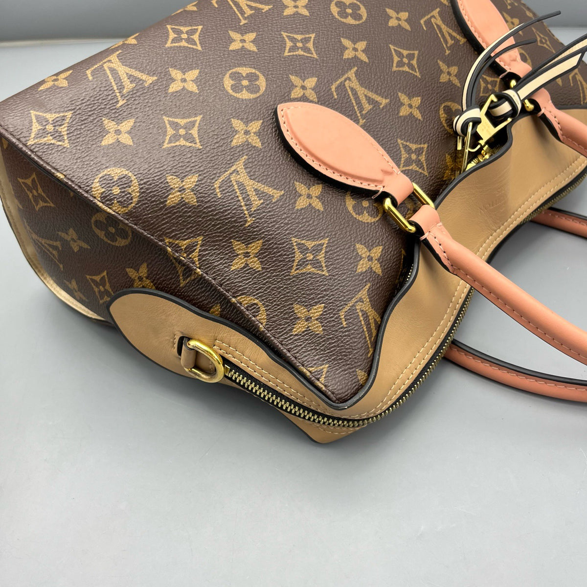 Louis Vuitton - Tuileries - Leather - Brown - (medium)