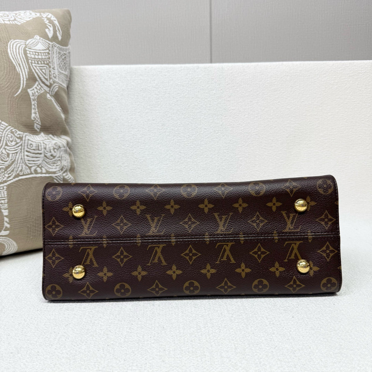Louis Vuitton - Tuileries - Leather - Multicolour - (medium)