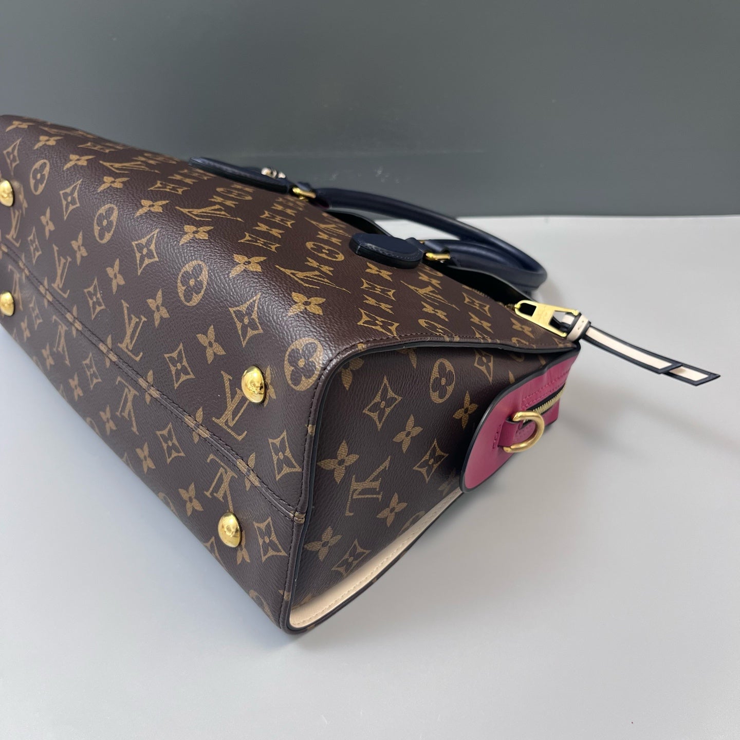 Louis Vuitton - Tuileries - Monogram canvas with leather trim - Multicolour (Brown, Pink, Navy) - (medium)