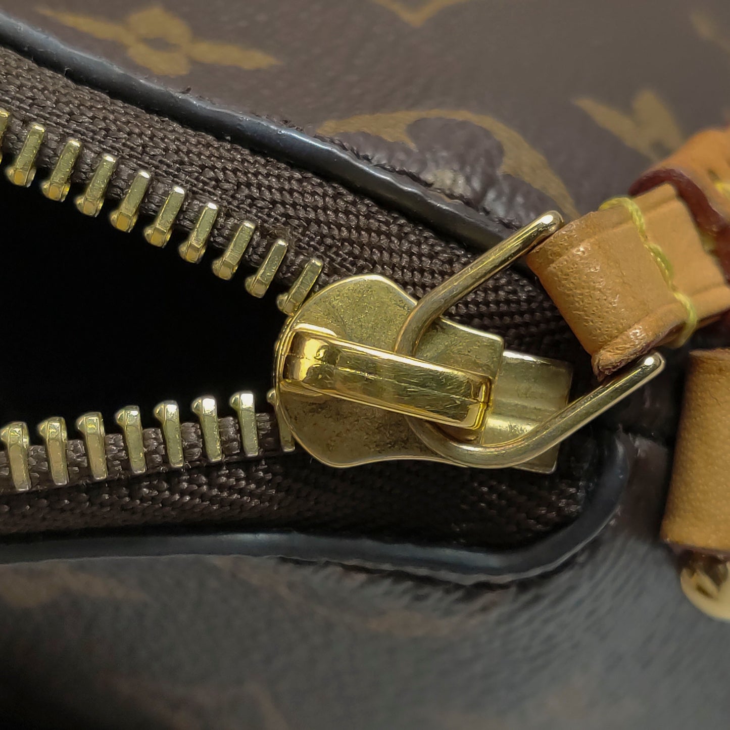 Louis Vuitton - Turenne - Leather - Brown - (large)