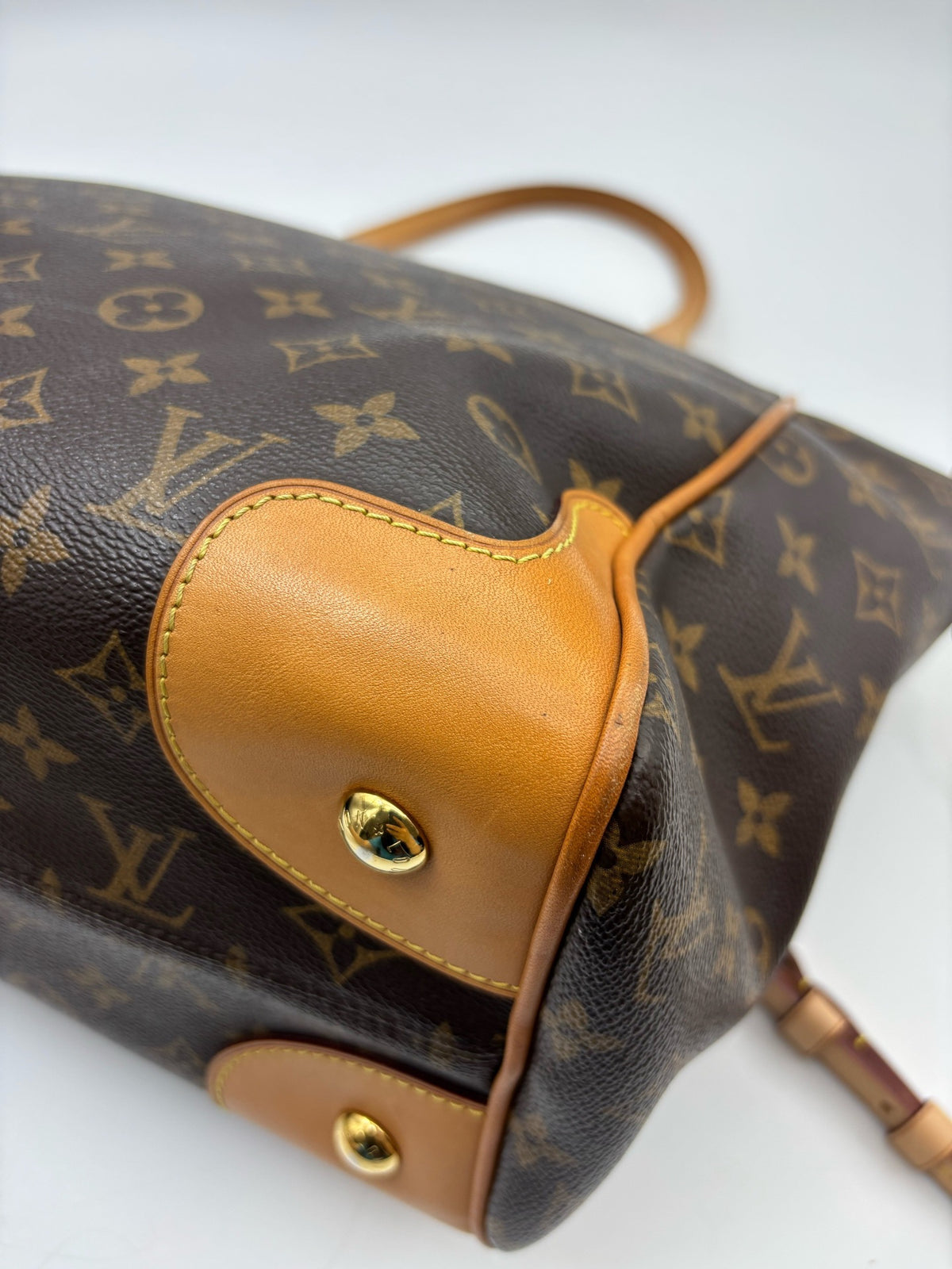 Louis Vuitton - Turenne - Synthetic - Brown - (medium)