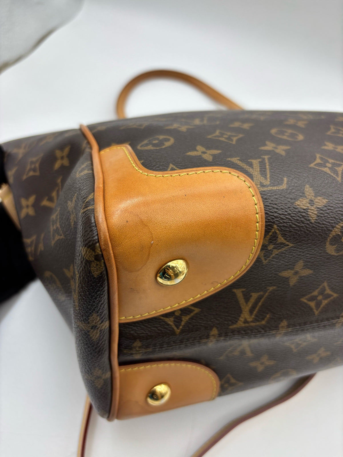 Louis Vuitton - Turenne - Synthetic - Brown - (medium)