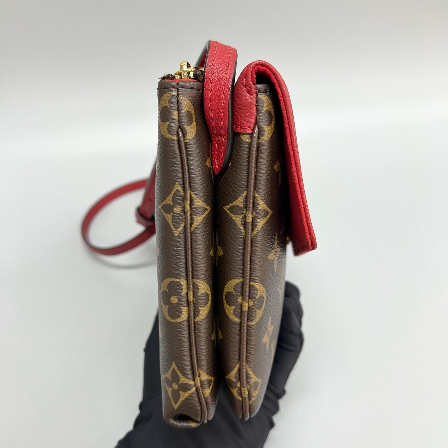 Louis Vuitton - Twice - Leather - Red - (mini)