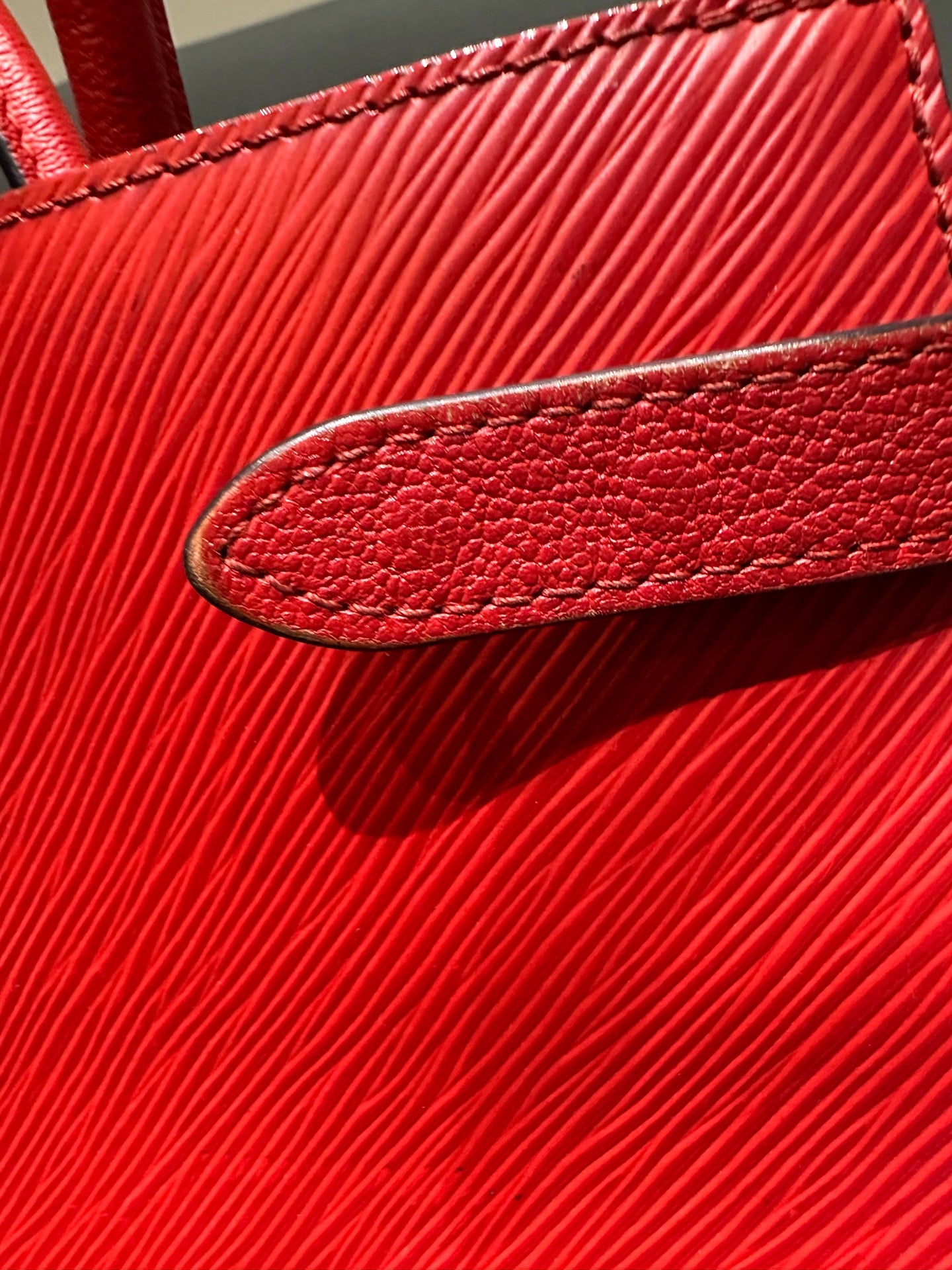 Louis Vuitton - TWIST - Leather - Red