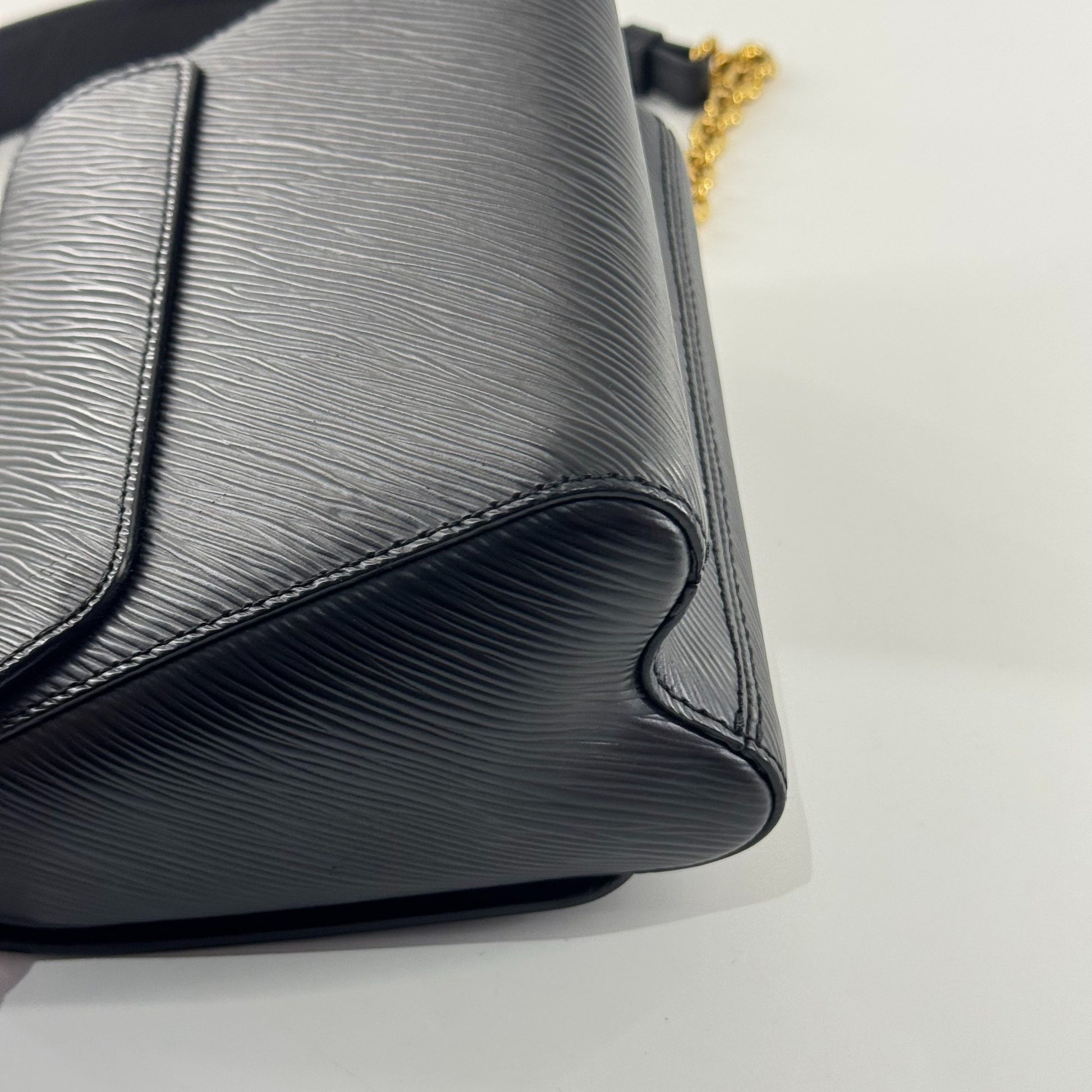 Louis Vuitton Twist Leather Black - view 12