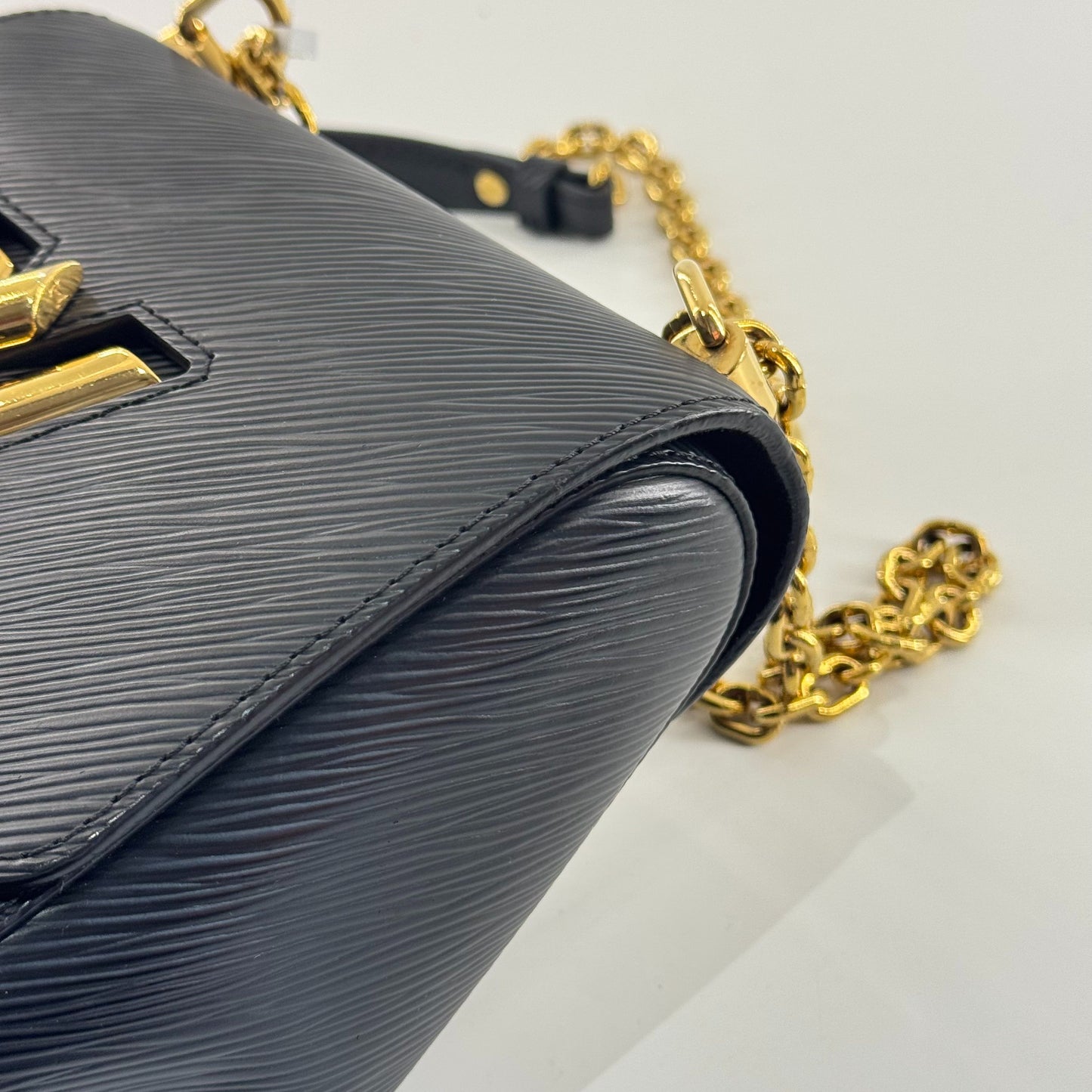 Louis Vuitton Twist Leather Black - view 5