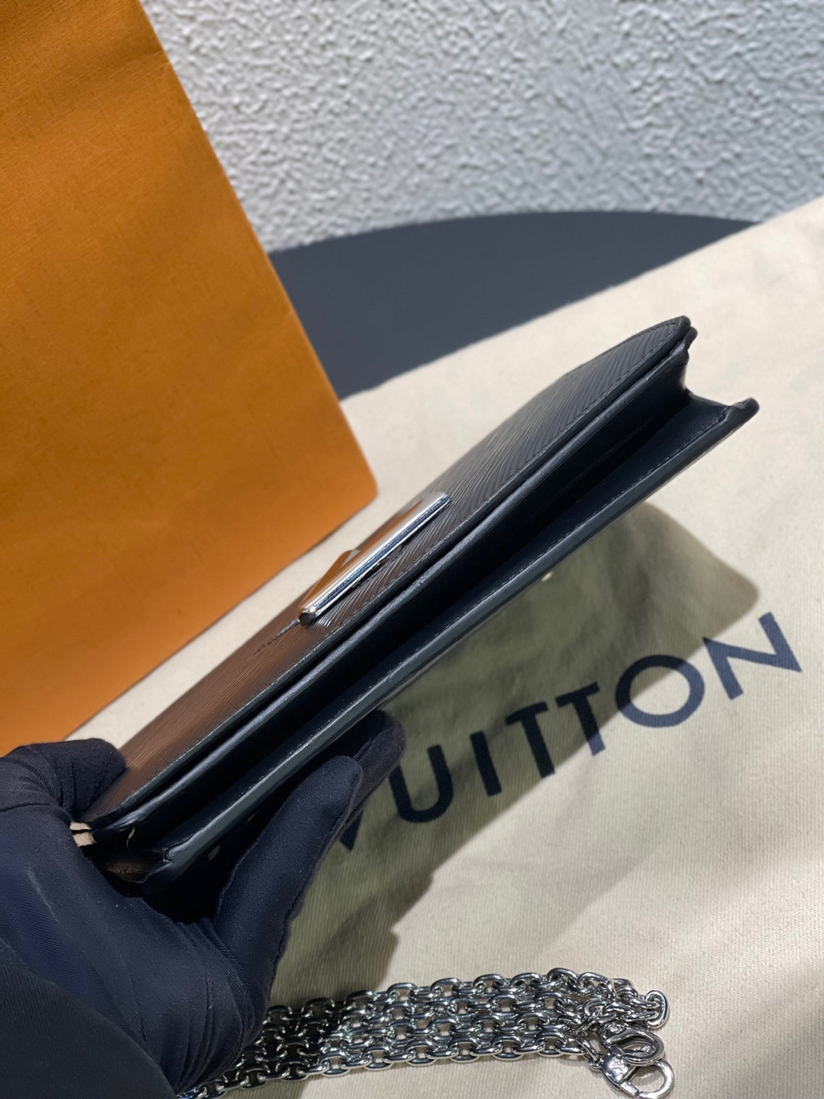 Louis Vuitton - Twist Belt - Leather - Black - (Small)