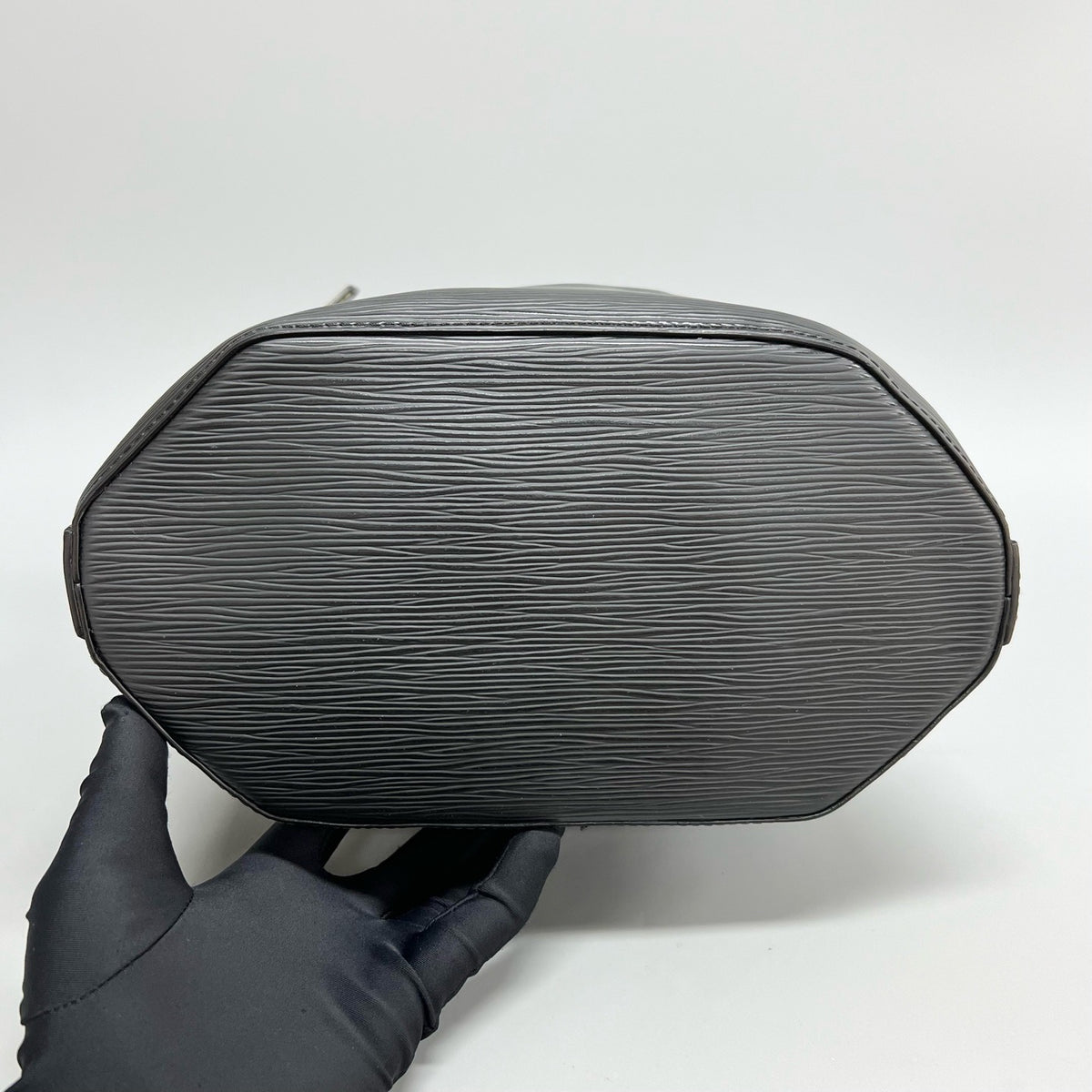 Louis Vuitton - Twist Bucket - Leather - Black - (medium)