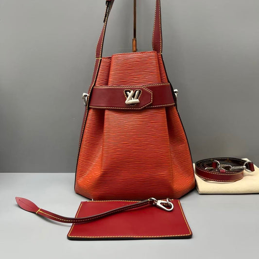 Louis Vuitton - Twist Bucket - Leather - Orange - (medium)