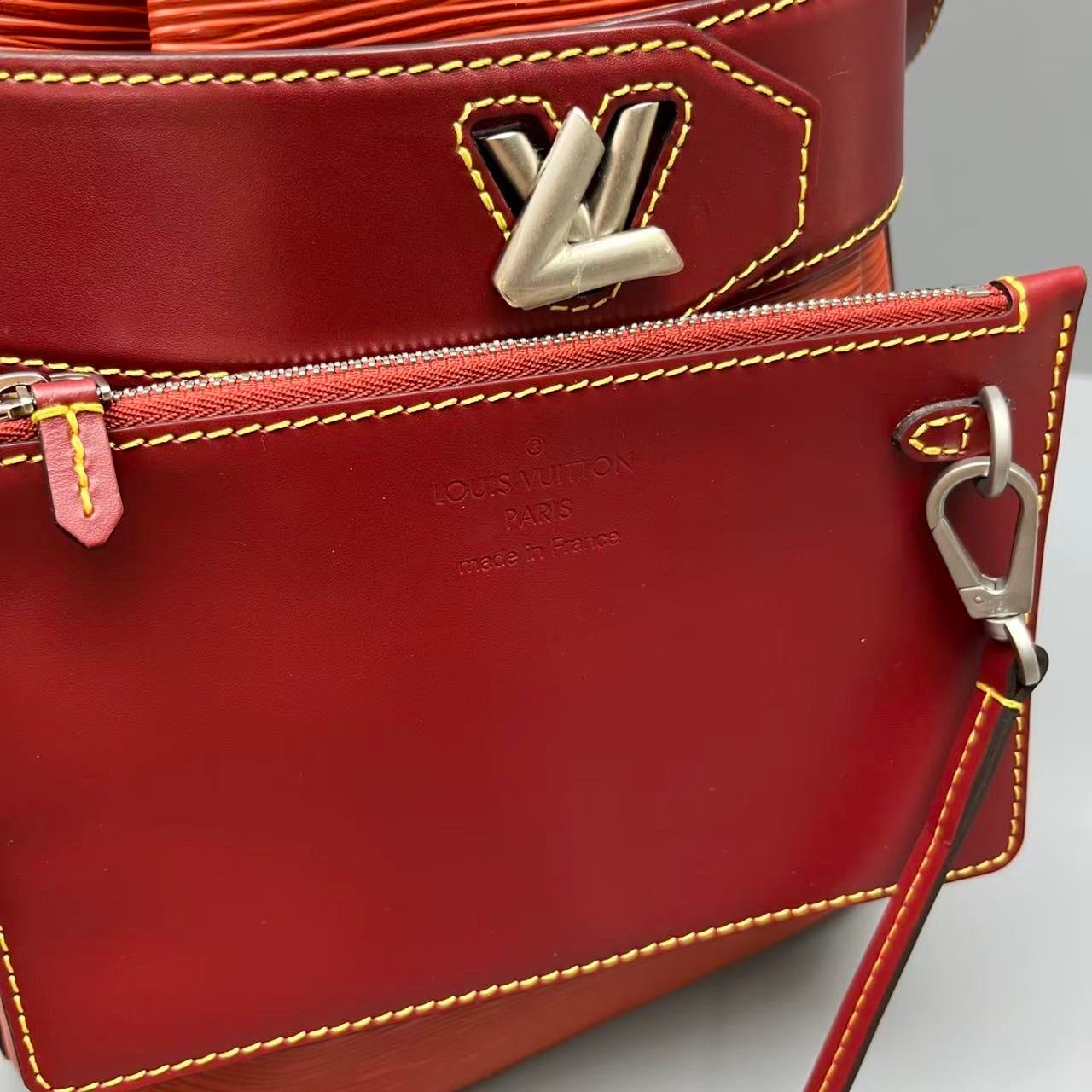 Louis Vuitton - Twist Bucket - Leather - Orange - (medium)