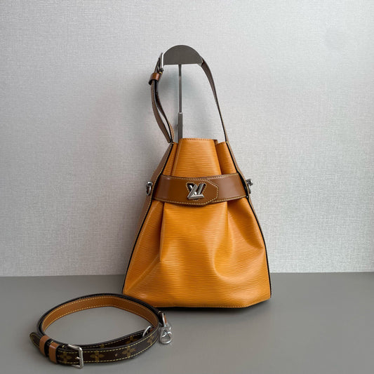 Louis Vuitton - Twist Bucket - Leather - Yellow - (medium)