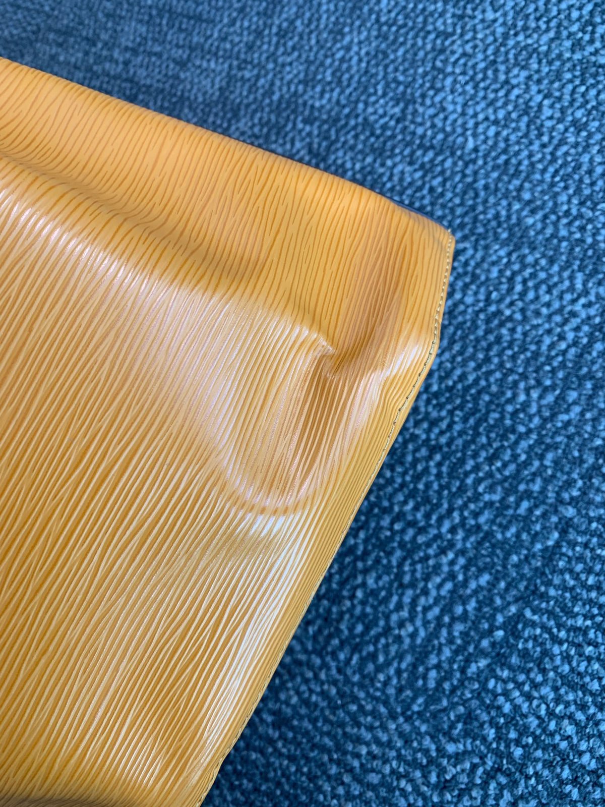 Louis Vuitton - Twist Bucket - Leather - Yellow - (medium)