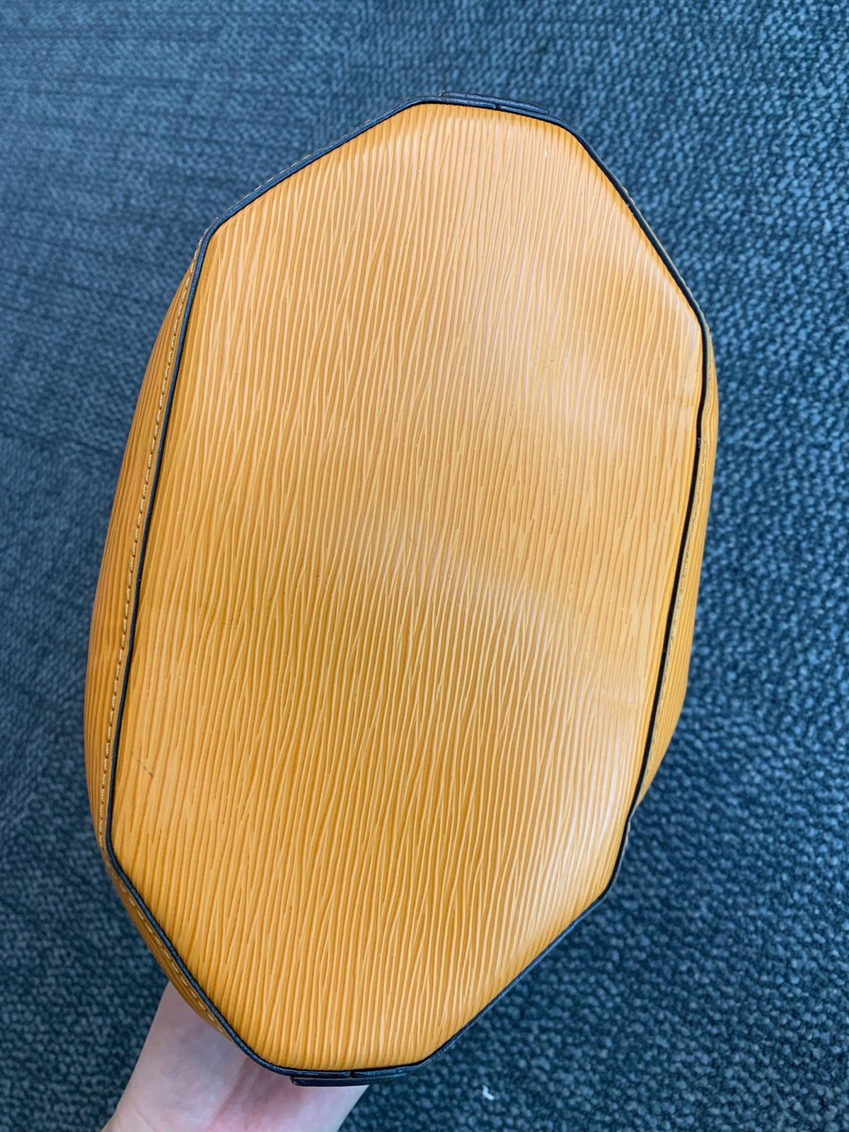Louis Vuitton - Twist Bucket - Leather - Yellow - (medium)