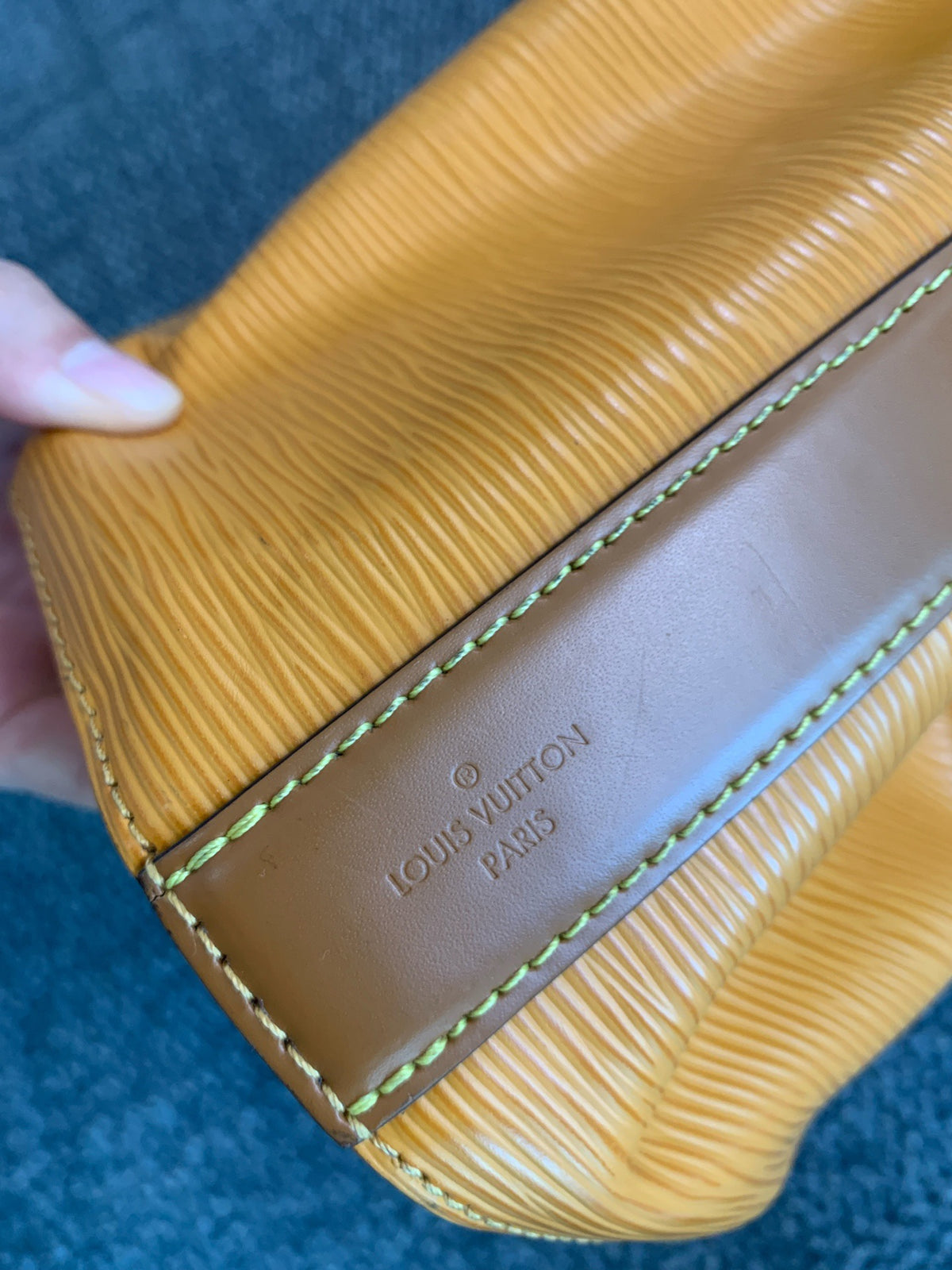 Louis Vuitton - Twist Bucket - Leather - Yellow - (medium)