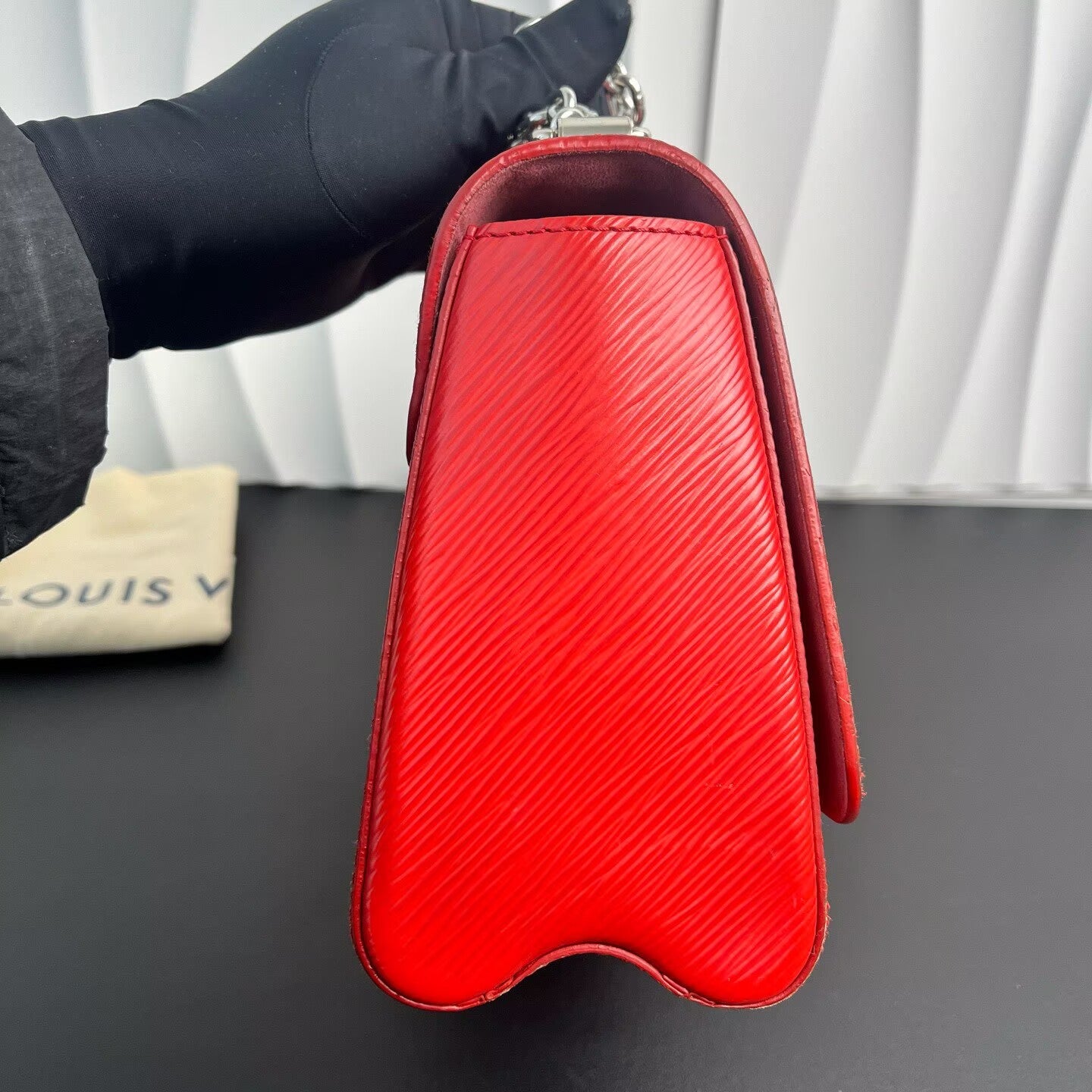 Louis Vuitton - Twist Chain Bag - Epi leather - Red with Silver-Tone Hardware - (medium)