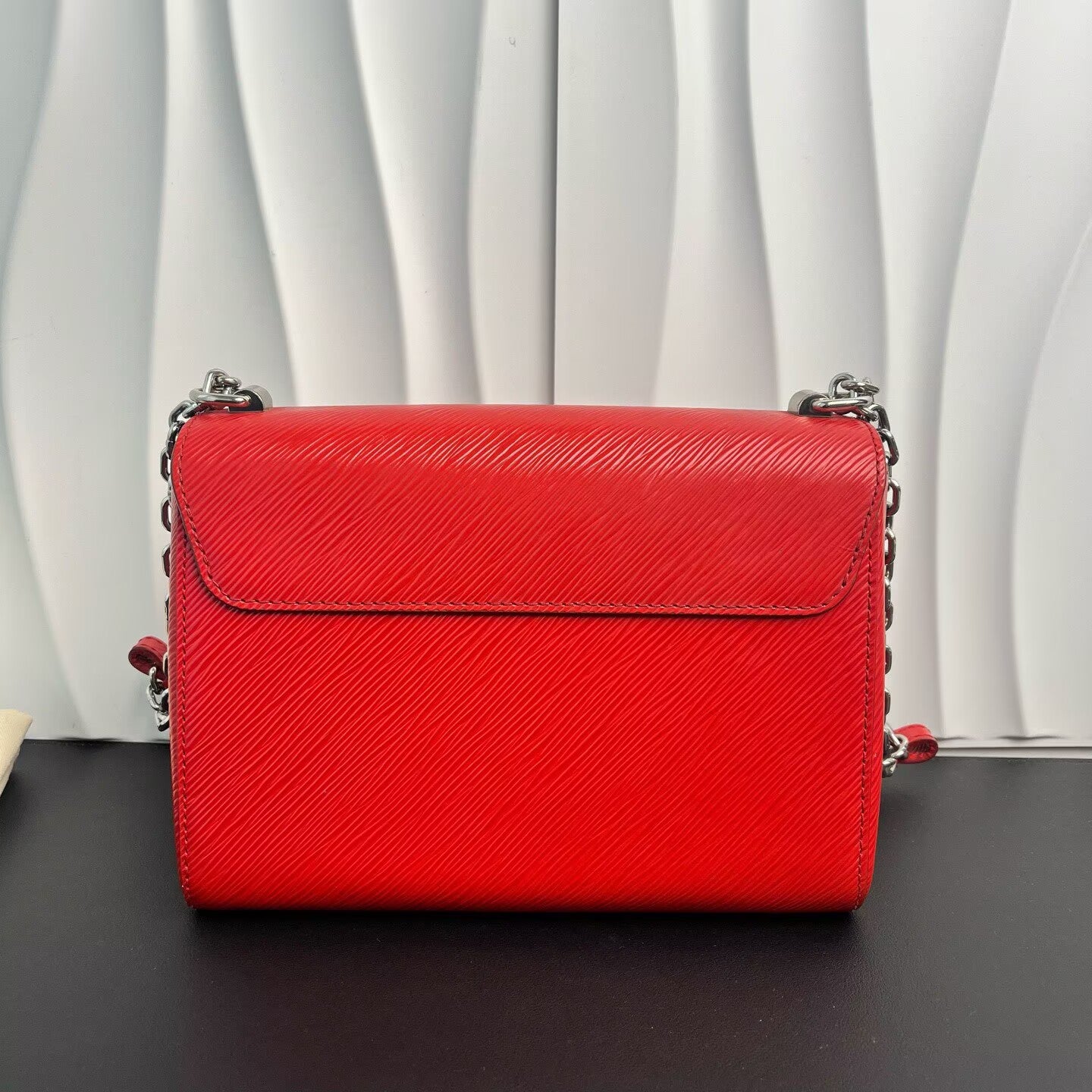 Louis Vuitton - Twist Chain Bag - Epi leather - Red with Silver-Tone Hardware - (medium)