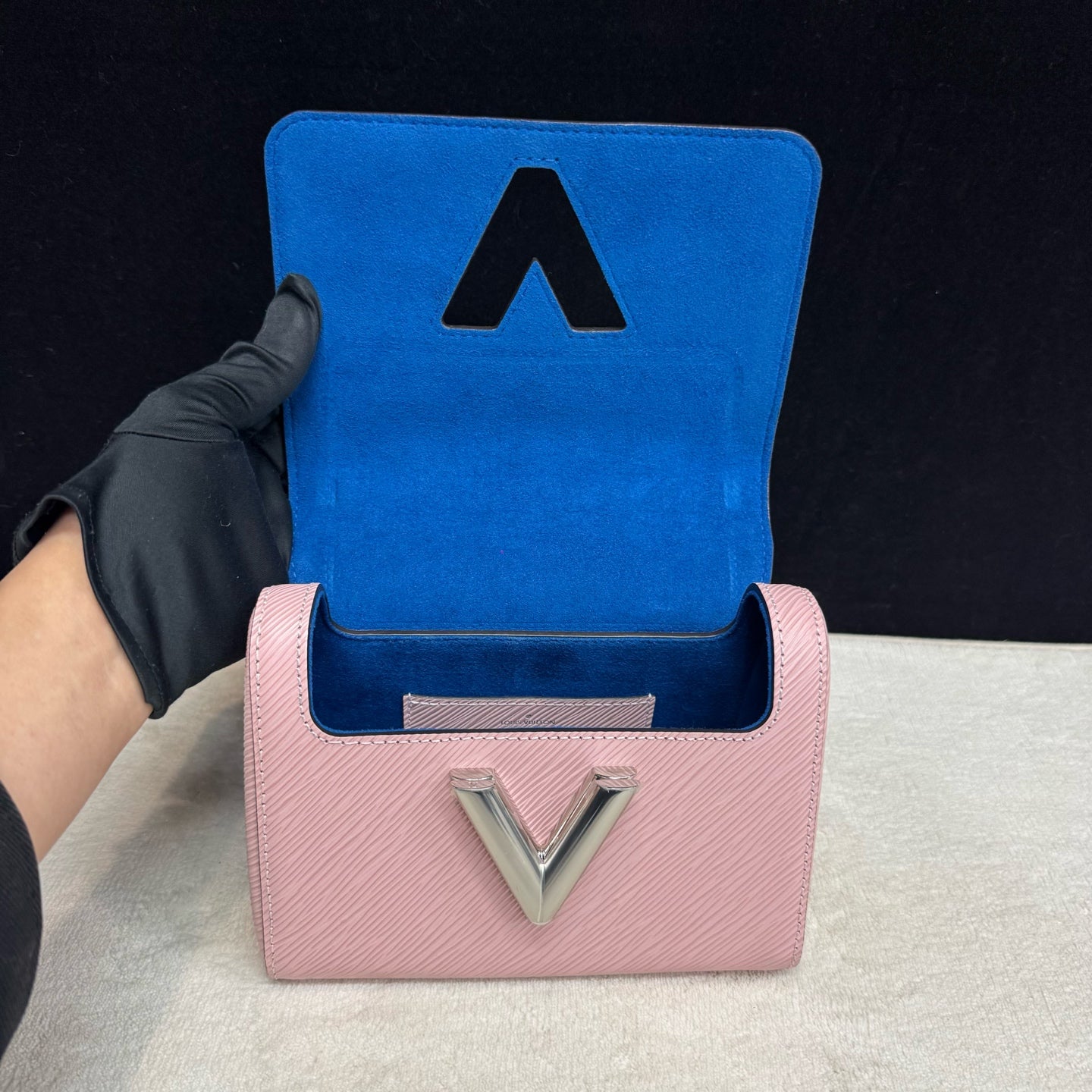 Louis Vuitton - Twist Chain Wallet - Epi leather - Pink with Silver-Tone Hardware - (mini)