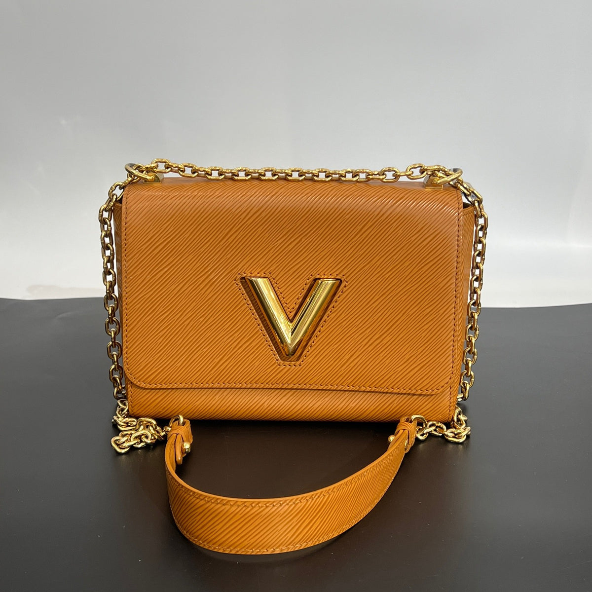Louis Vuitton - Twist Chip Version - Leather - Camel - (small)