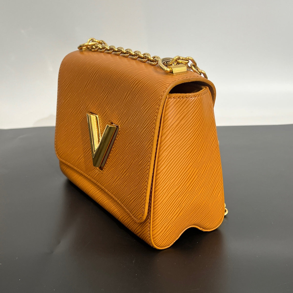 Louis Vuitton - Twist Chip Version - Leather - Camel - (small)