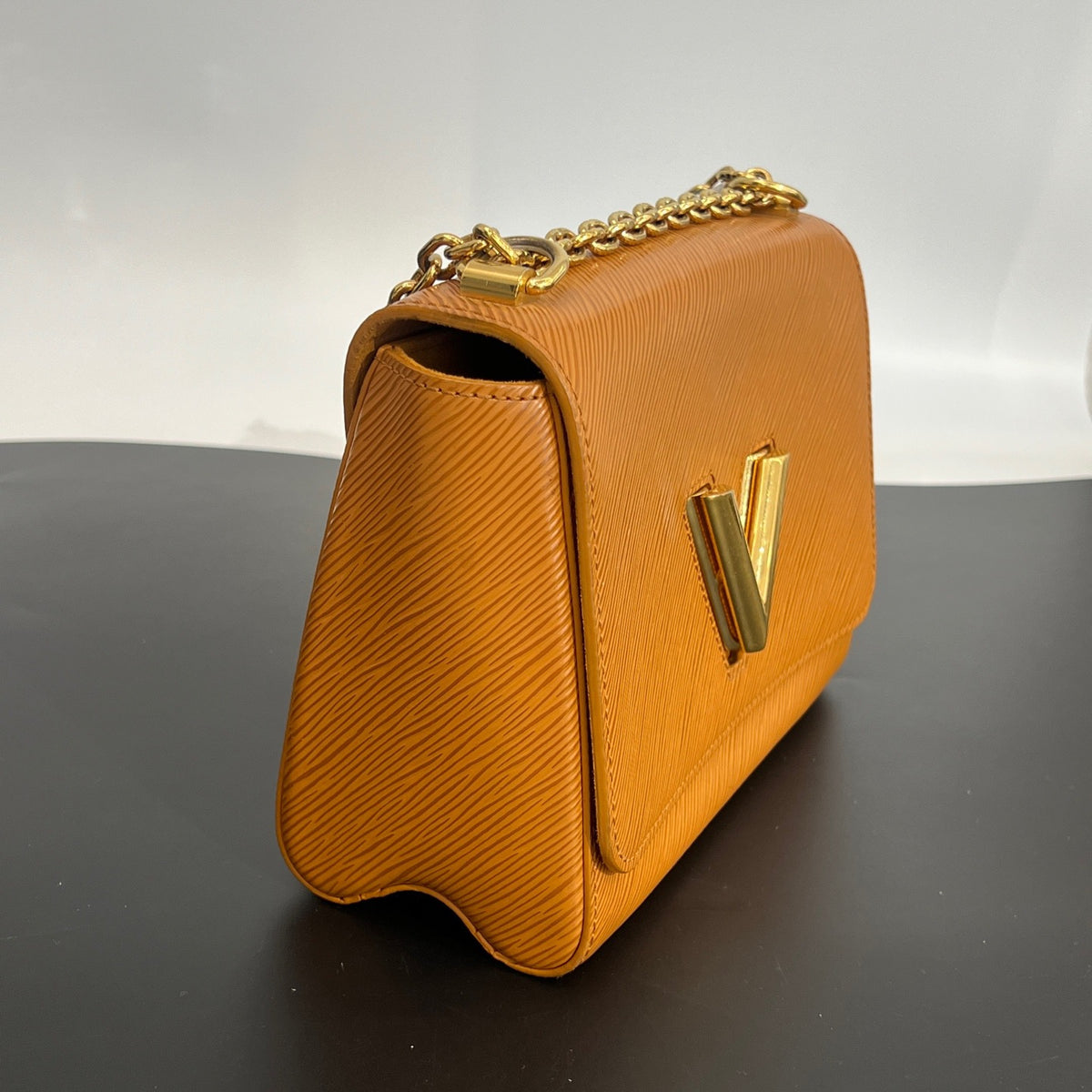 Louis Vuitton - Twist Chip Version - Leather - Camel - (small)