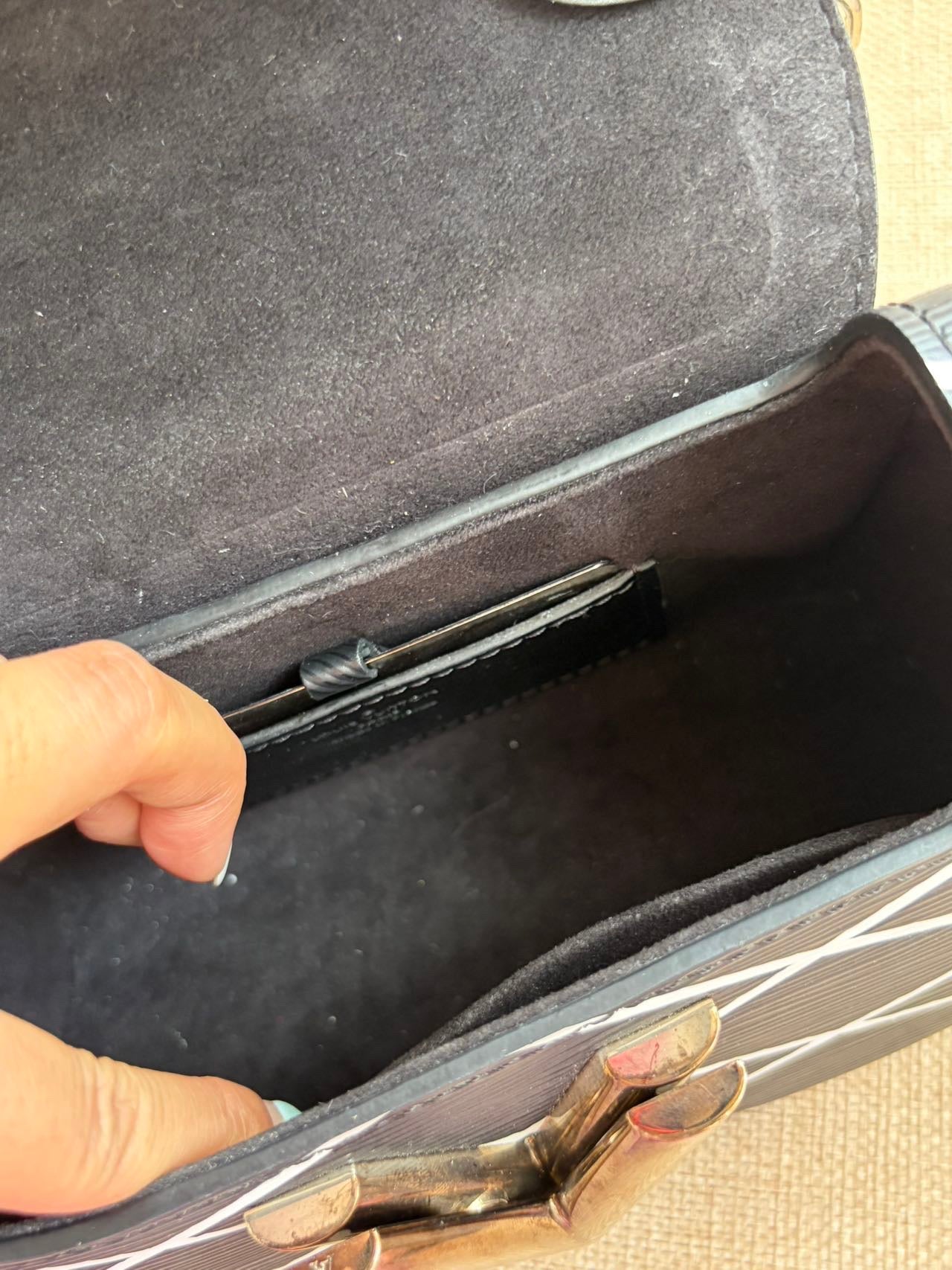 Louis Vuitton - Twist Epi - Leather - Black - (mini)