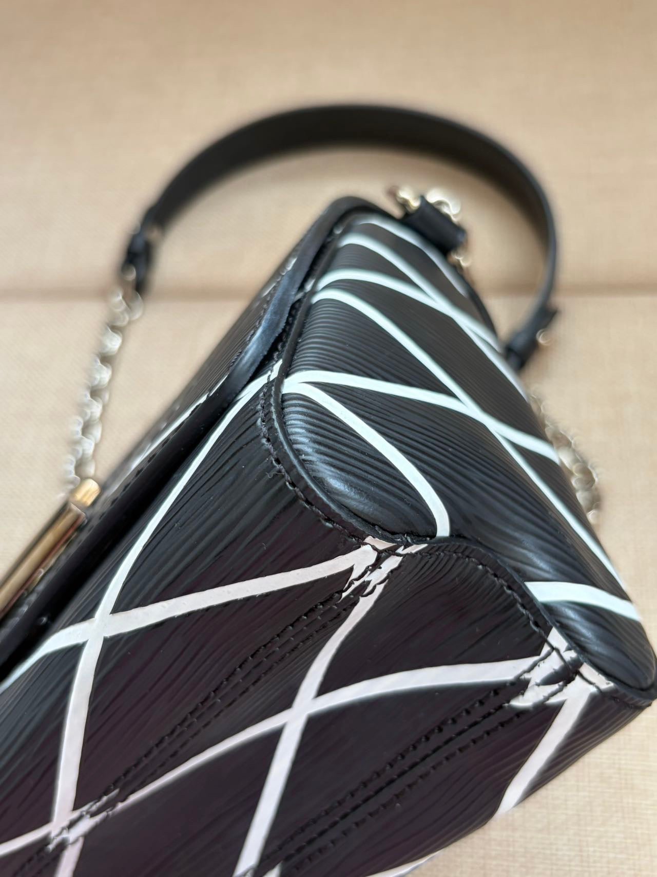 Louis Vuitton - Twist Epi - Leather - Black - (mini)
