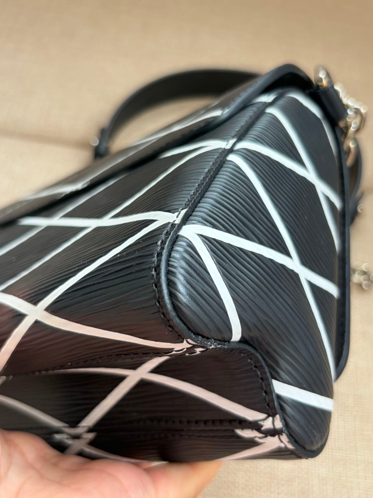 Louis Vuitton - Twist Epi - Leather - Black - (mini)