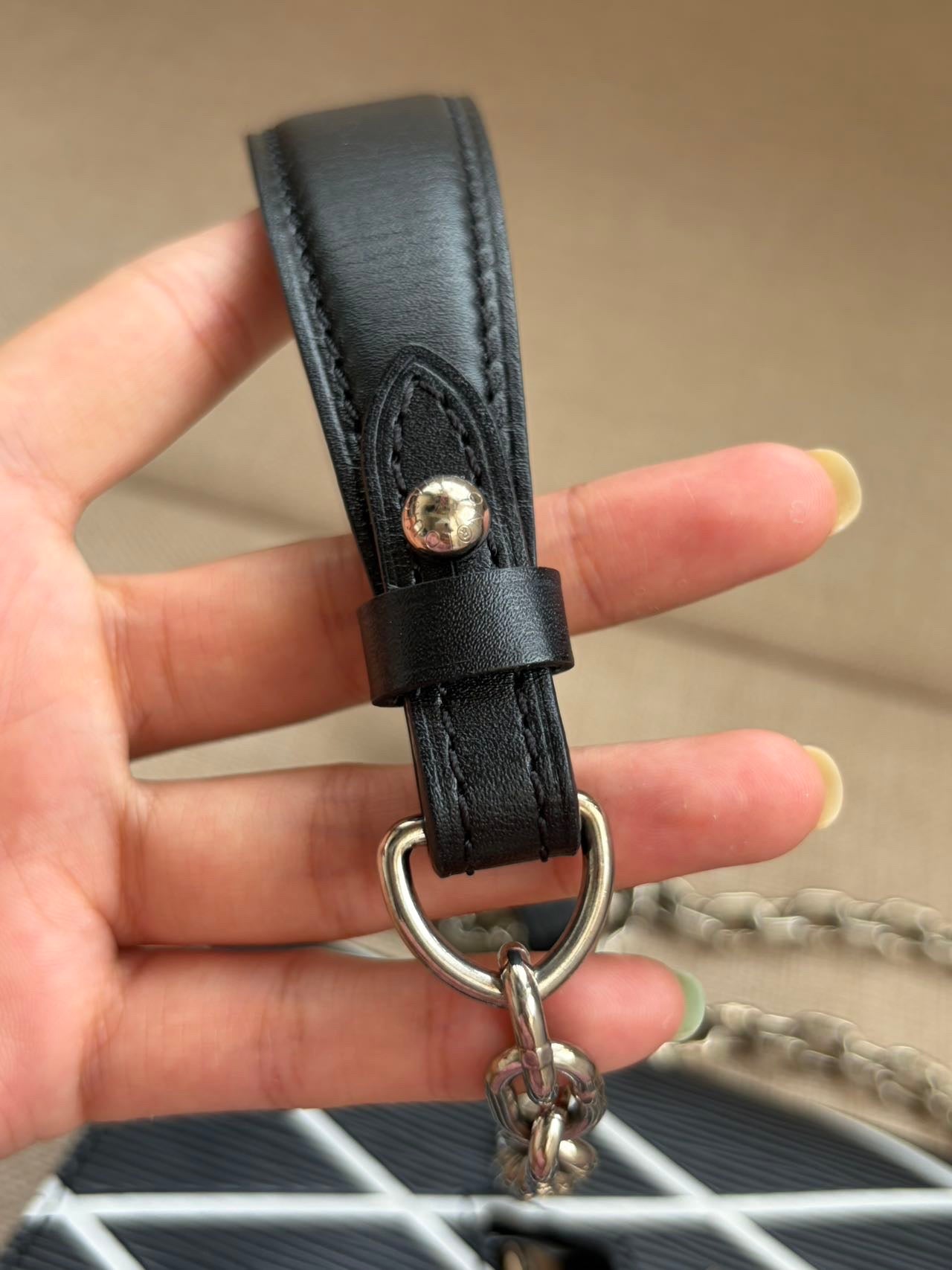 Louis Vuitton - Twist Epi - Leather - Black - (mini)