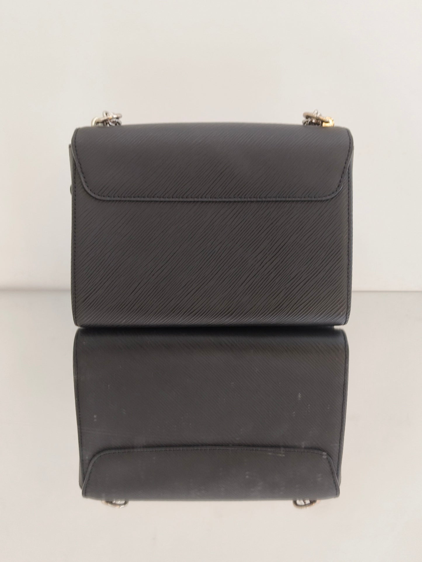 Louis Vuitton - Twist - Epi leather - Black with Silver-Tone Hardware - (Medium)