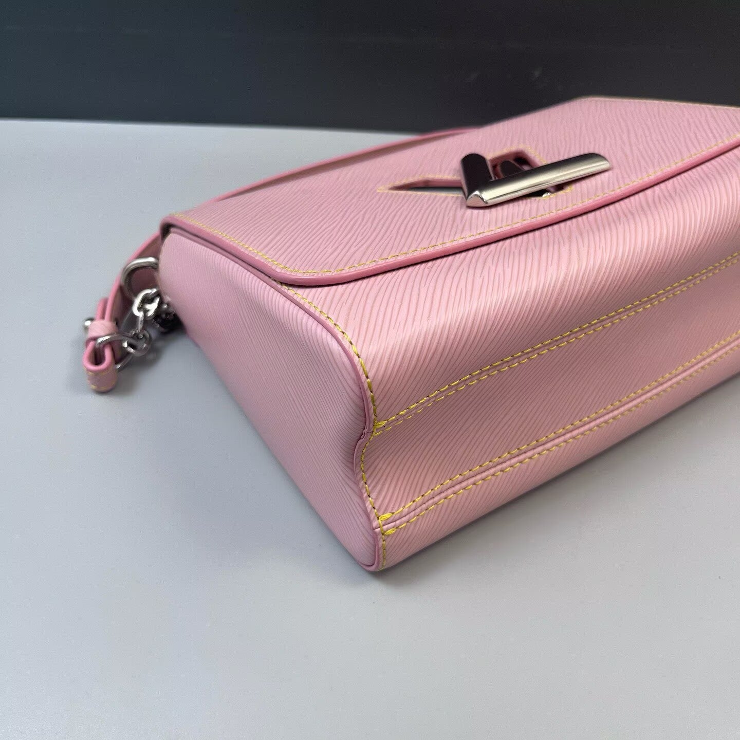 Louis Vuitton - Twist - Epi leather - Pink - (small)