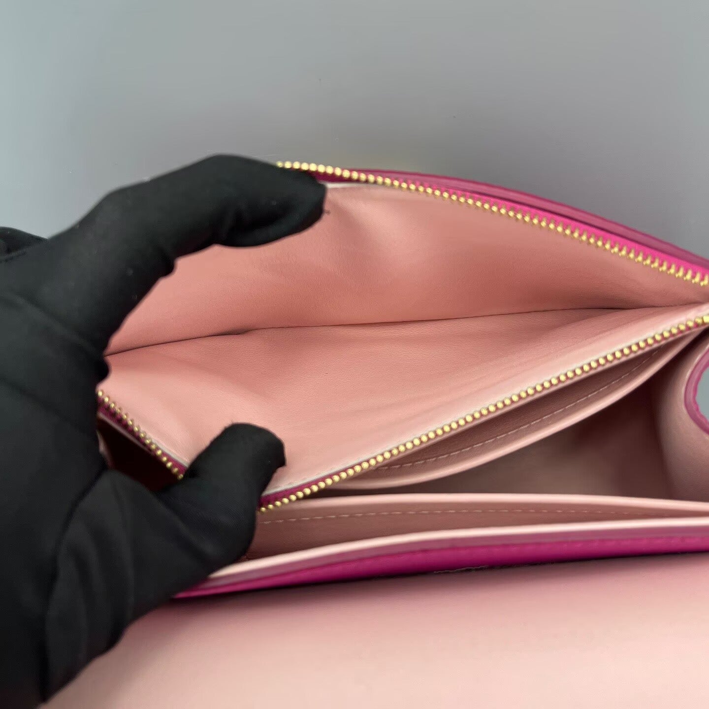 Louis Vuitton - Twist - Grained leather - Pink - (small)