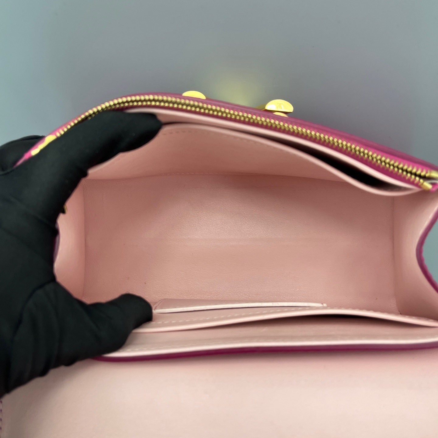 Louis Vuitton - Twist - Grained leather - Pink - (small)