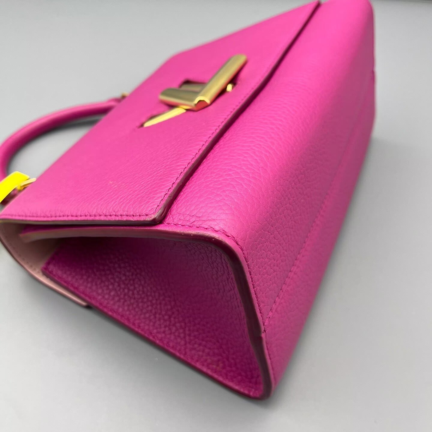 Louis Vuitton - Twist - Grained leather - Pink - (small)