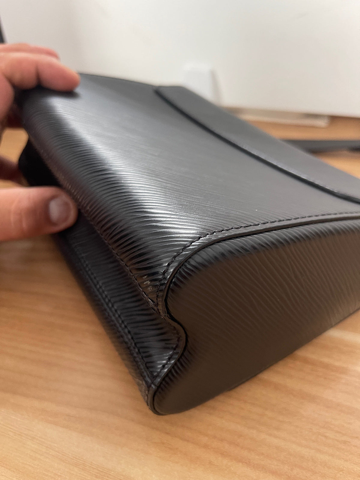 Louis Vuitton - Twist - Leather - Black