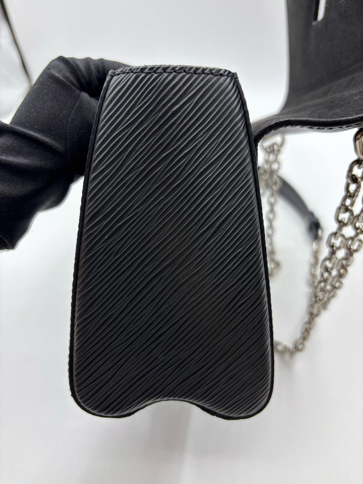 Louis Vuitton - Twist - Leather - Black