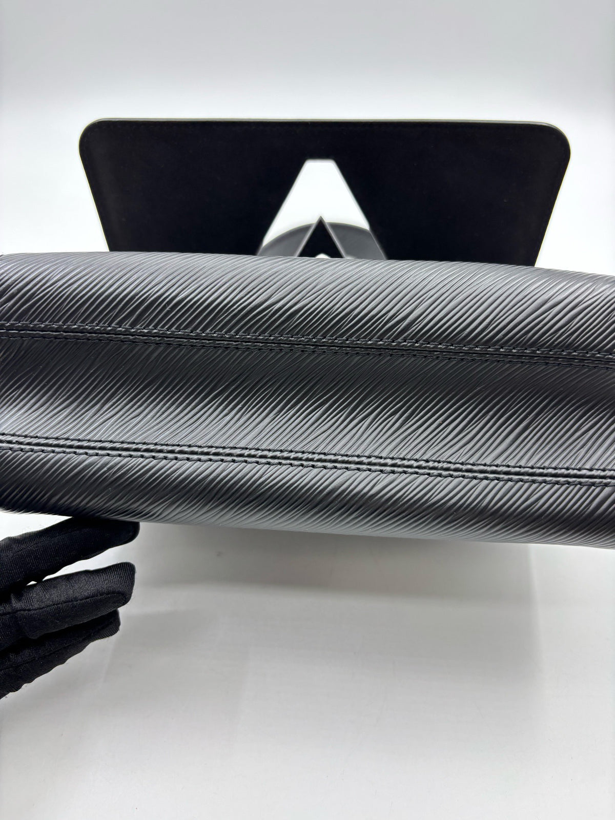 Louis Vuitton - Twist - Leather - Black