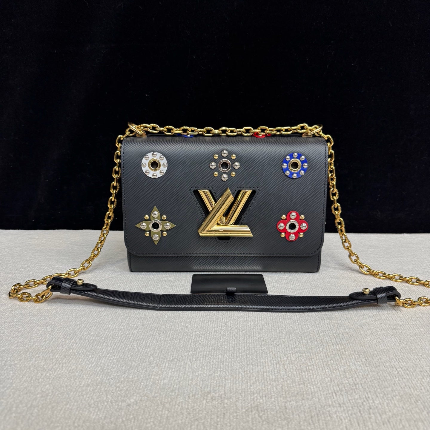 Louis Vuitton - Twist - Leather - Black - (medium)