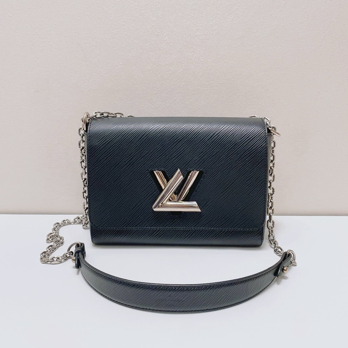 Louis Vuitton - Twist - Leather - Black - (medium)