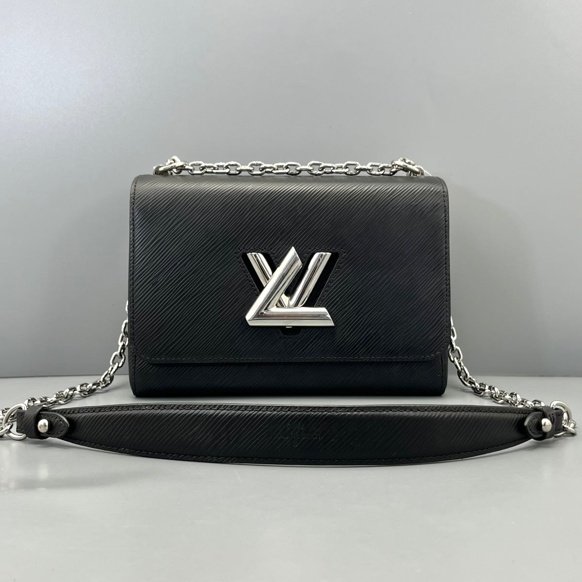 Louis Vuitton - Twist - Leather - Black - (medium)