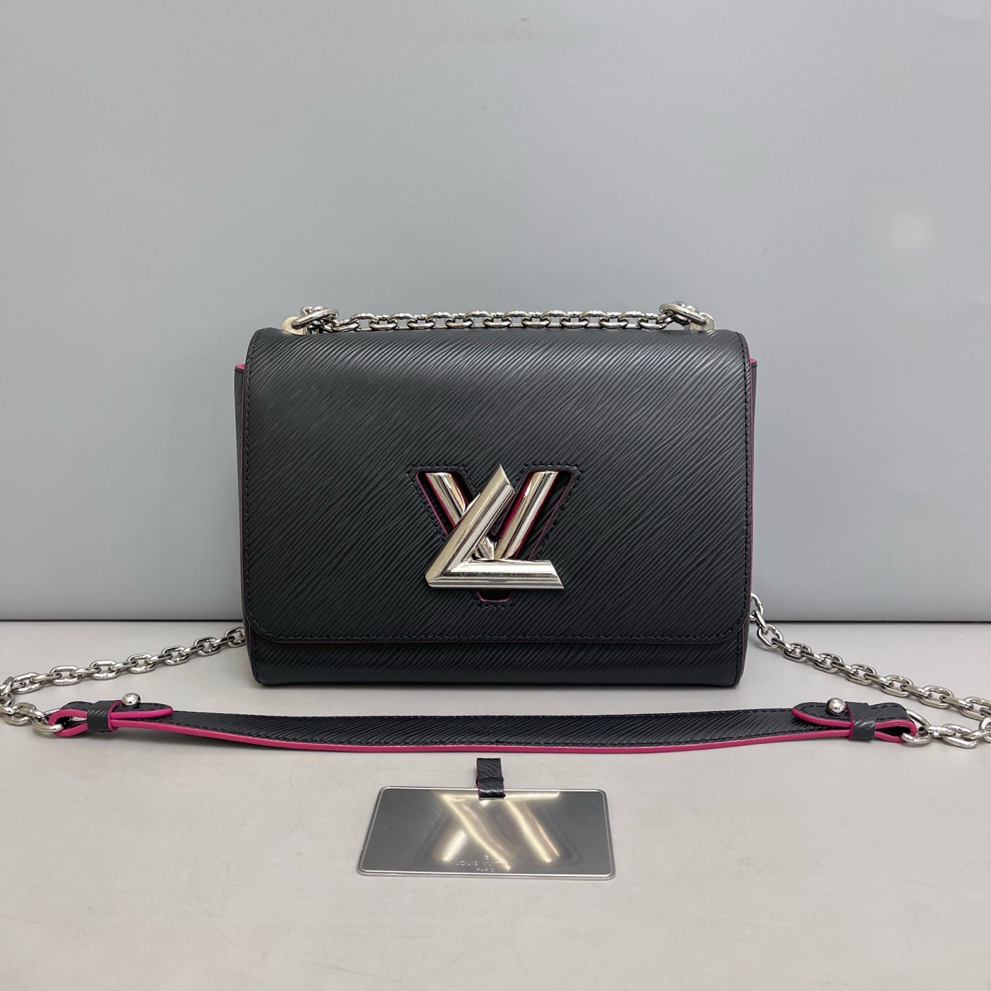 Louis Vuitton - Twist - Leather - Black - (medium)