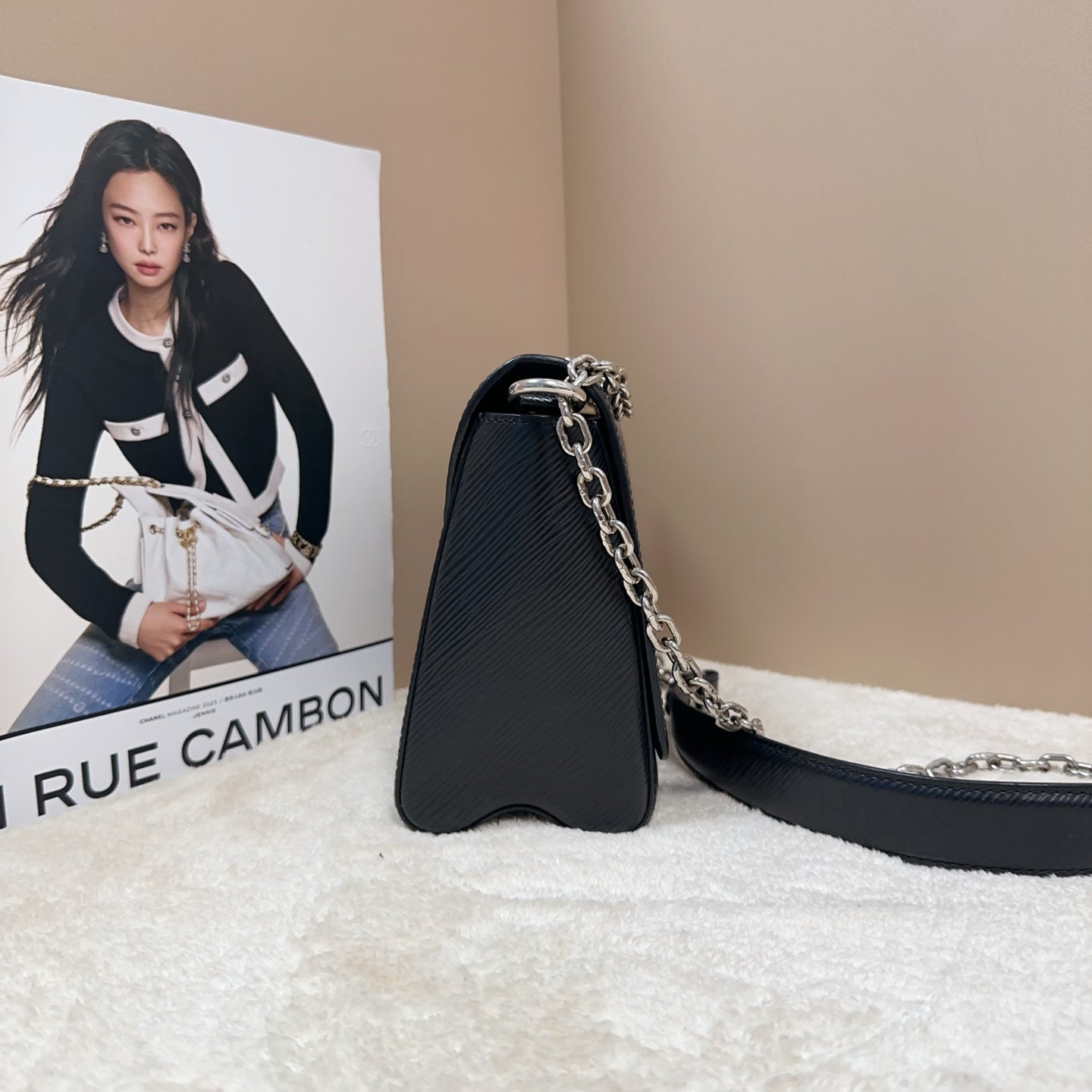 Louis Vuitton - Twist - Leather - Black - (medium)
