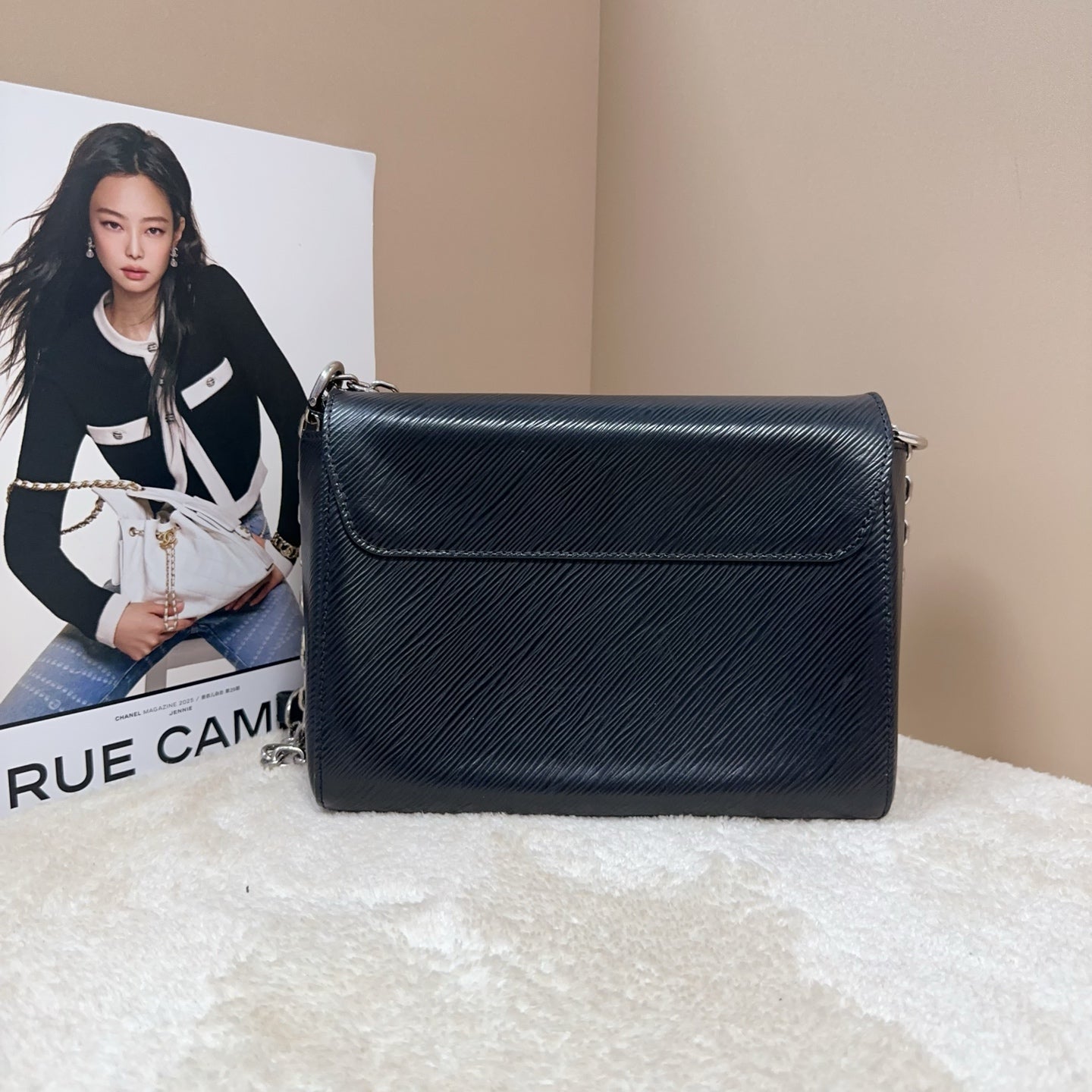 Louis Vuitton - Twist - Leather - Black - (medium)