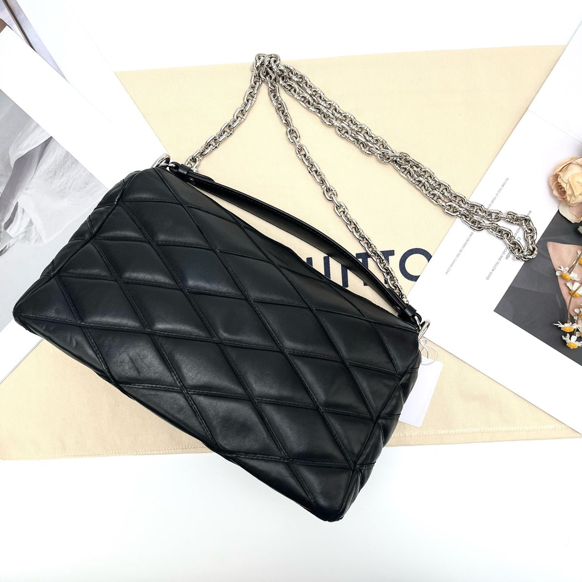 Louis Vuitton - Twist - Leather - Black - (medium)