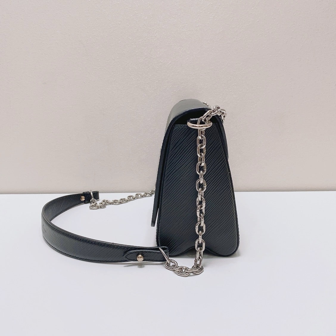 Louis Vuitton - Twist - Leather - Black - (medium)