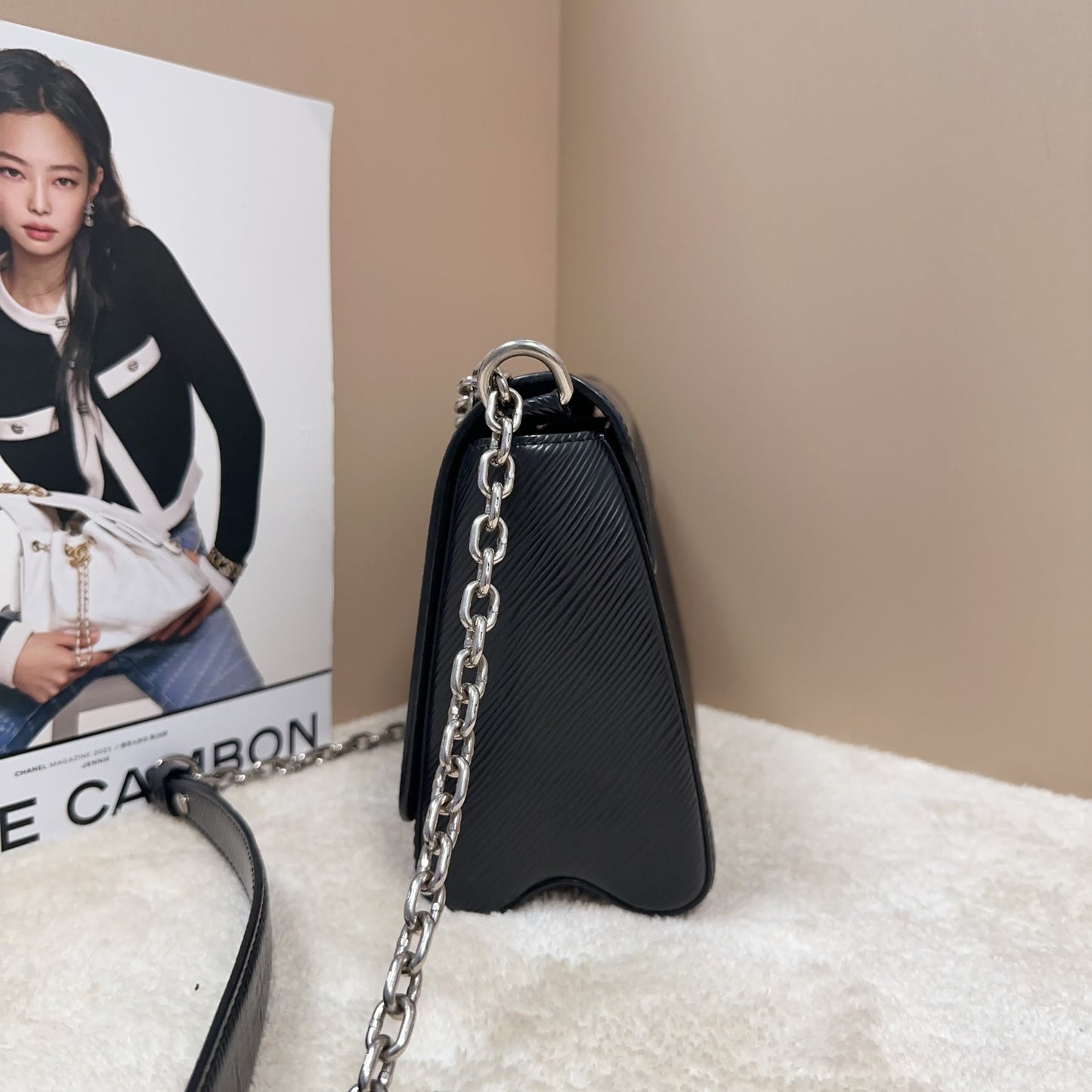 Louis Vuitton - Twist - Leather - Black - (medium)
