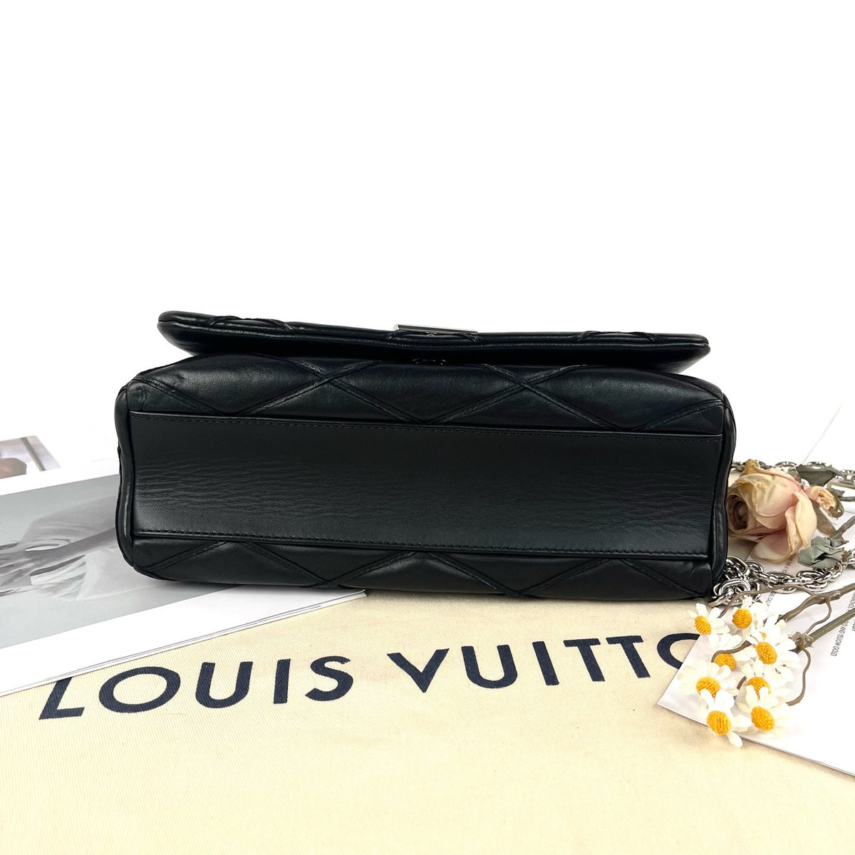 Louis Vuitton - Twist - Leather - Black - (medium)